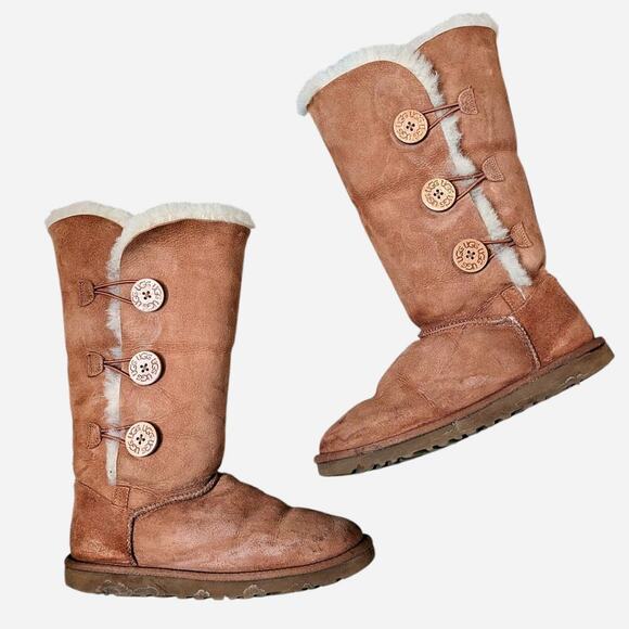 UGG Leather Boots with Skeepskin Lining - Picture 1 of 8
